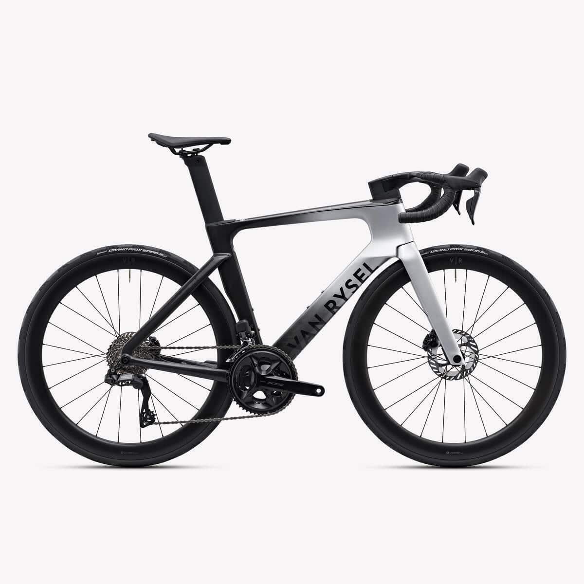 Test du vélo de route Decathlon Shimano 105 Di2 12V RCR-F Pro gris