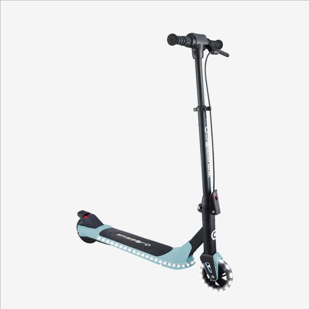Test : trottinette électrique enfant Globber E8 Decathlon